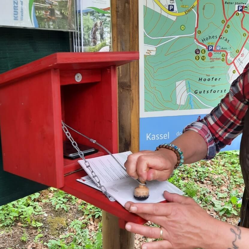 Stempel im Gipfelpass am Hohen Gras
